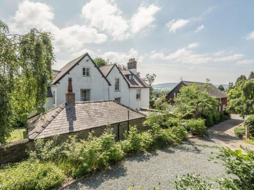 The Old Schoolhouse And Cottage