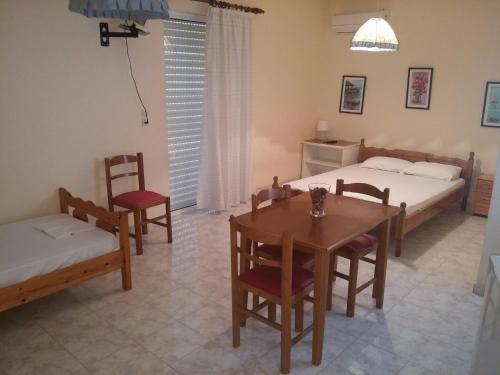 Mitseas Apartments