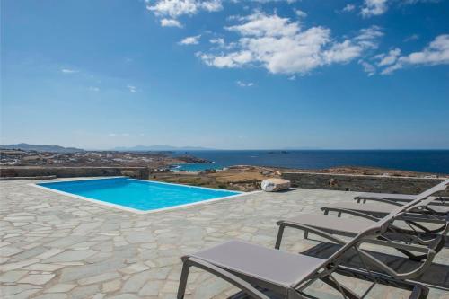 Paros Villa Sleeps 6 Air Con Wifi T478602