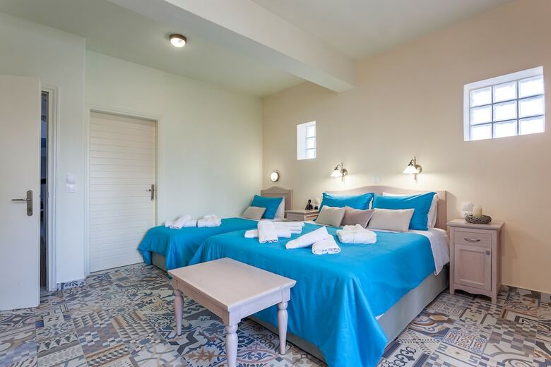 Stafylos Suites & Boutique Hotel