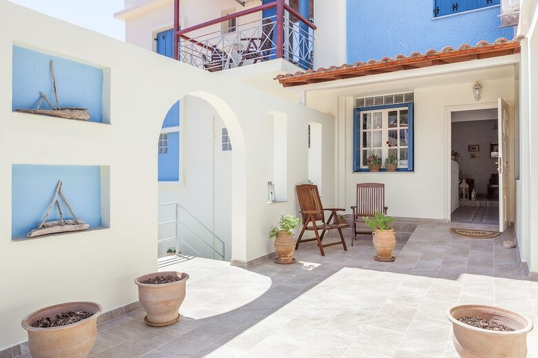 Stafylos Suites & Boutique Hotel