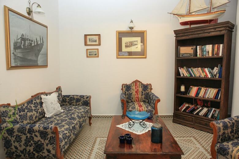 Stafylos Suites & Boutique Hotel