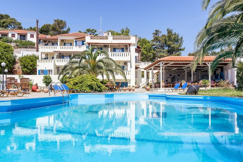 Stafylos Suites & Boutique Hotel