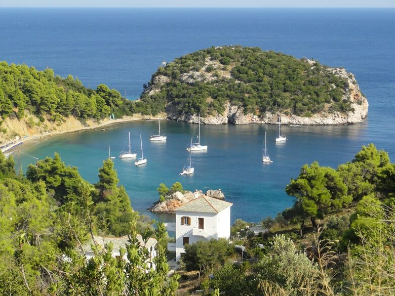 Stafylos Suites & Boutique Hotel