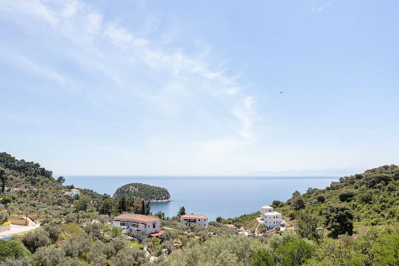 Stafylos Suites & Boutique Hotel