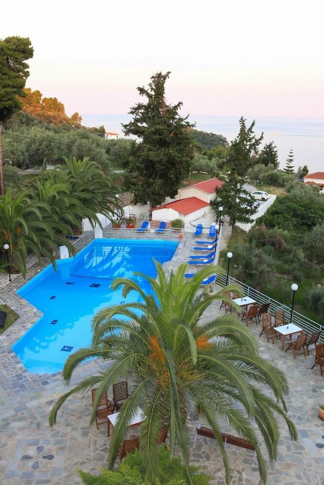 Stafylos Suites & Boutique Hotel