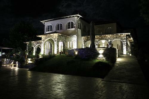 Zeus Hotel