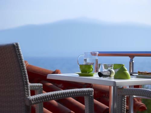 Aeolis Apartments & Studios