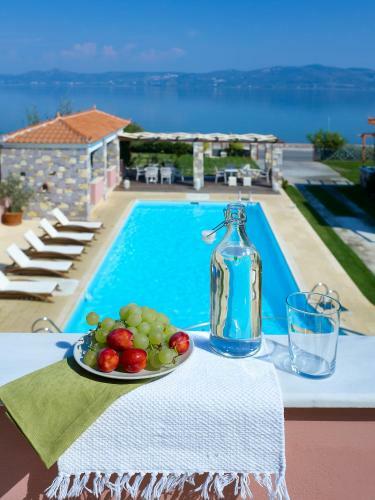 Aeolis Apartments & Studios