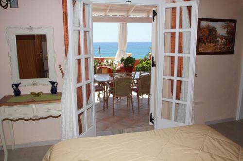 Apartamentos Aristotelis-nikos Paramonas Studios