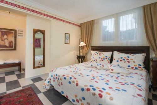 Enavlion Hotel