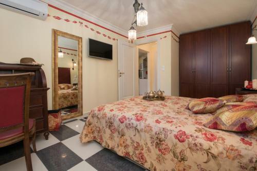 Enavlion Hotel