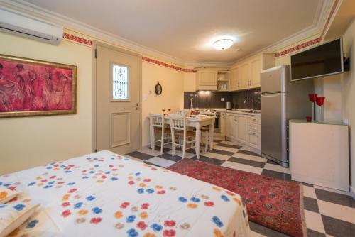 Enavlion Hotel