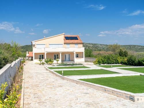 Modern Relaxing Villa In Zaton