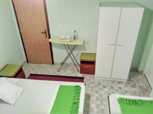 Apartments With A Parking Space Maslenica, Novigrad - 11384
