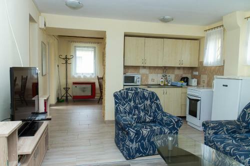 Holiday Home In Balatonmariaf�rdo 35385