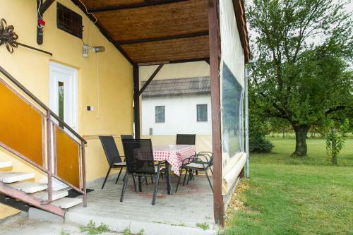 Holiday Home In Balatonmariaf�rdo 35385
