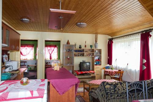 Apartment In Balatonkeresztur 35384