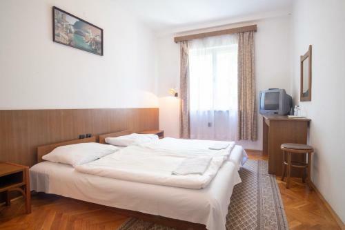 Sir�ly Hotel