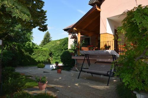 Hostal Ujv�ri Vend�gh�z