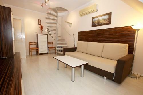Zoli Apartmanok-bal�zs K�lcsey 32