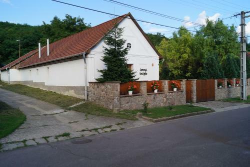Apartamento Csereszny�s Vend�gh�z
