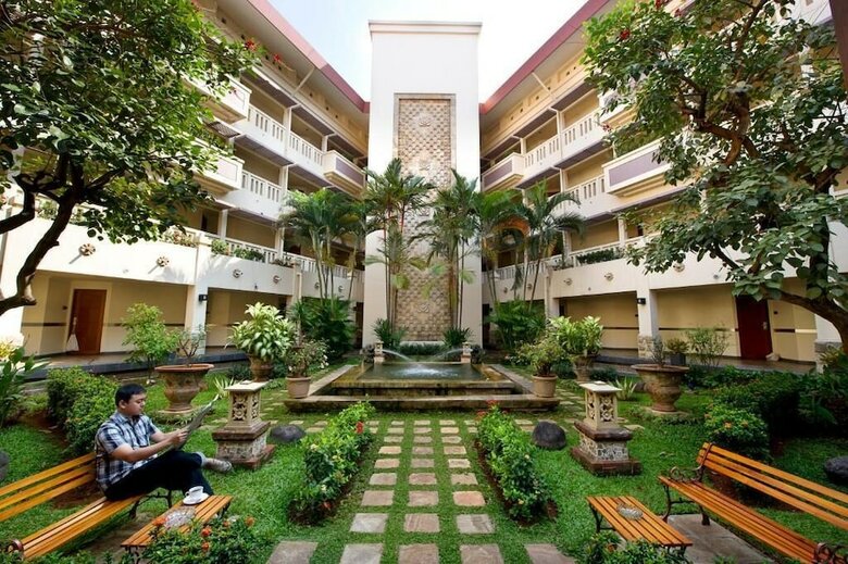 Puri Kiic Golf View Hotel