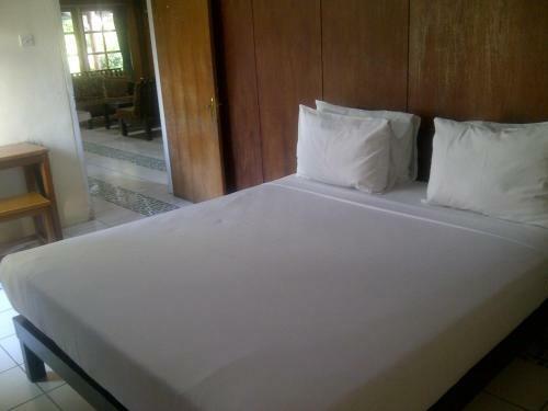 Hotel Lembah Safari Cisarua