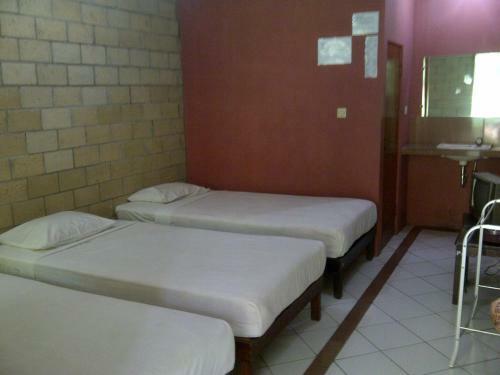 Hotel Lembah Safari Cisarua