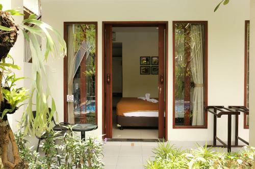 Hotel Dewi Villa