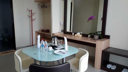 City Hotel