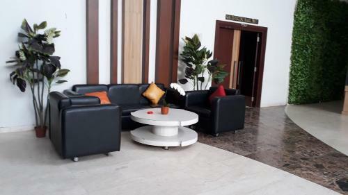 City Hotel