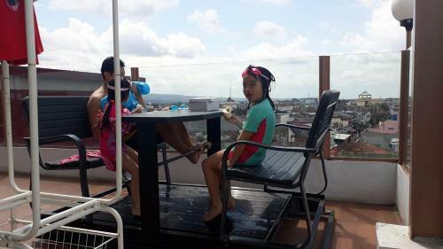 City Hotel