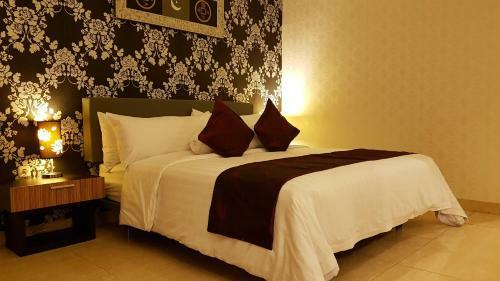 Crown Hotel