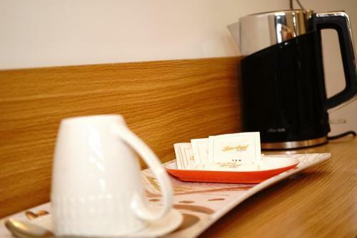 Graceland Hotel And Suites, Nyanyan