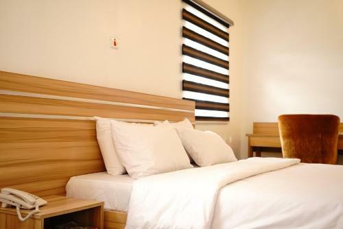 Graceland Hotel And Suites, Nyanyan