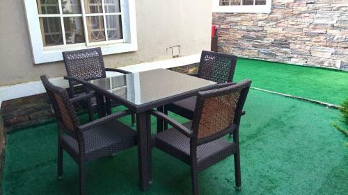 Adanma Hotels & Suites - House 11