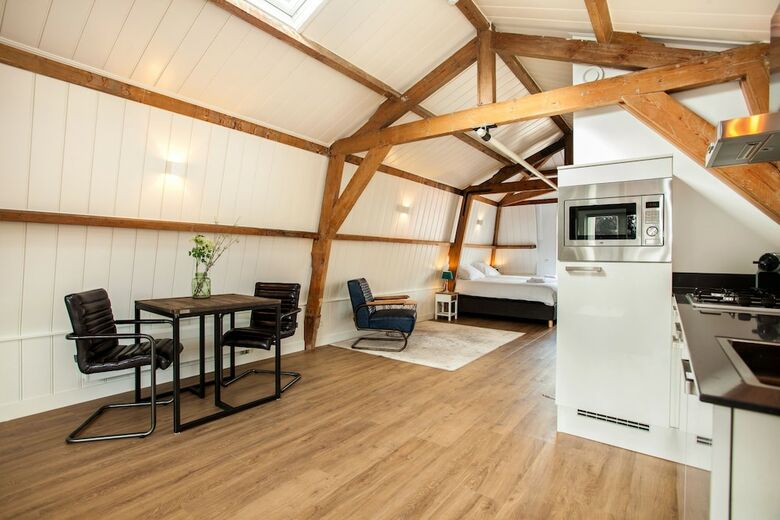 Stayci Serviced Apartments Royal Palace