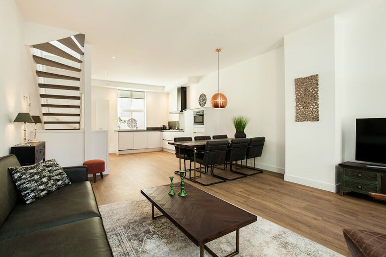 Stayci Serviced Apartments Royal Palace