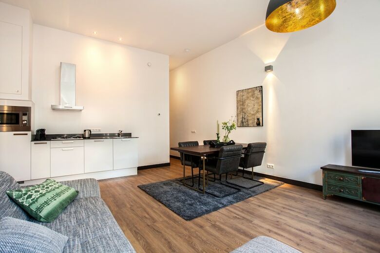Stayci Serviced Apartments Royal Palace