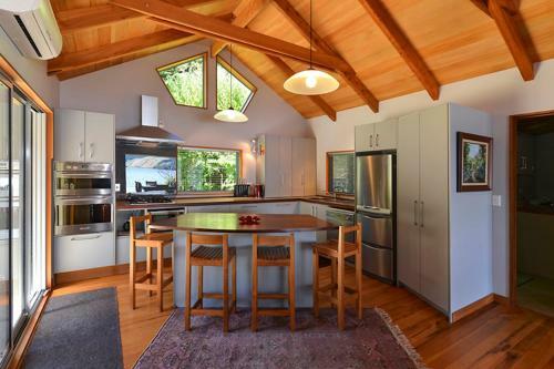 Rotorua Lakes Luxury Lakeside Bed And Breakfast