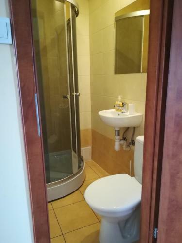 Hostal Go?ciniec Pokoje Noclegowe Drawsko