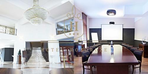 Hotel Rozdro?e Niebor�w