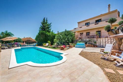 Algoz Villa Sleeps 4 Pool Air Con Wifi