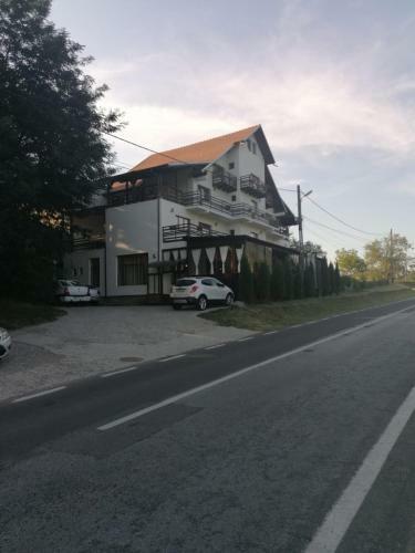 Hostal Pensiunea Pomi -oesti