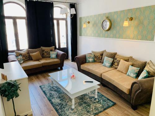 Royal Turquoise Apartment Old City