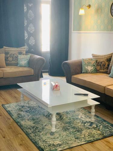 Royal Turquoise Apartment Old City