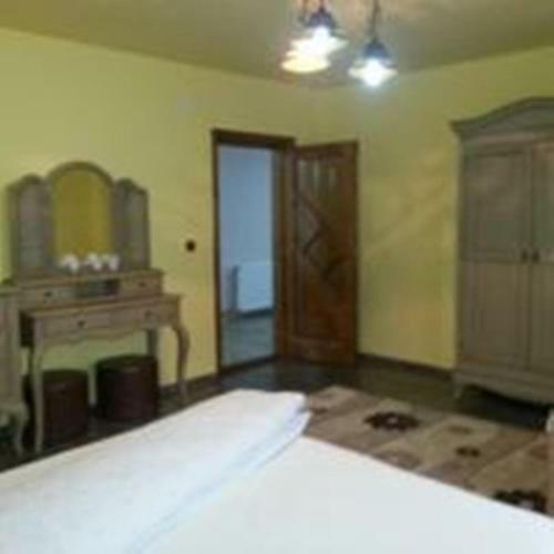 Hostal Pensiune La Becu