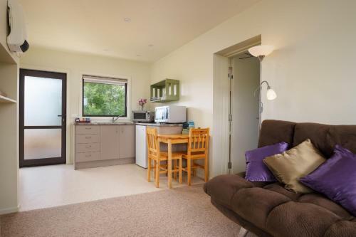 Longbourne Lodge Motel