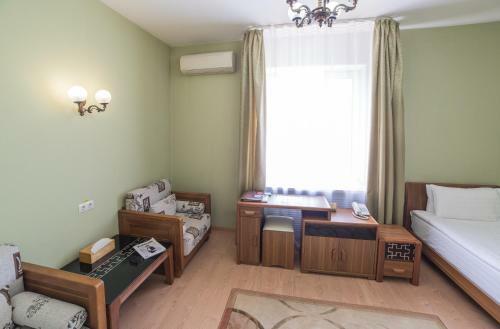 Pyramid Hotel
